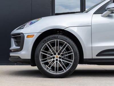 2026 Porsche Macan AWD