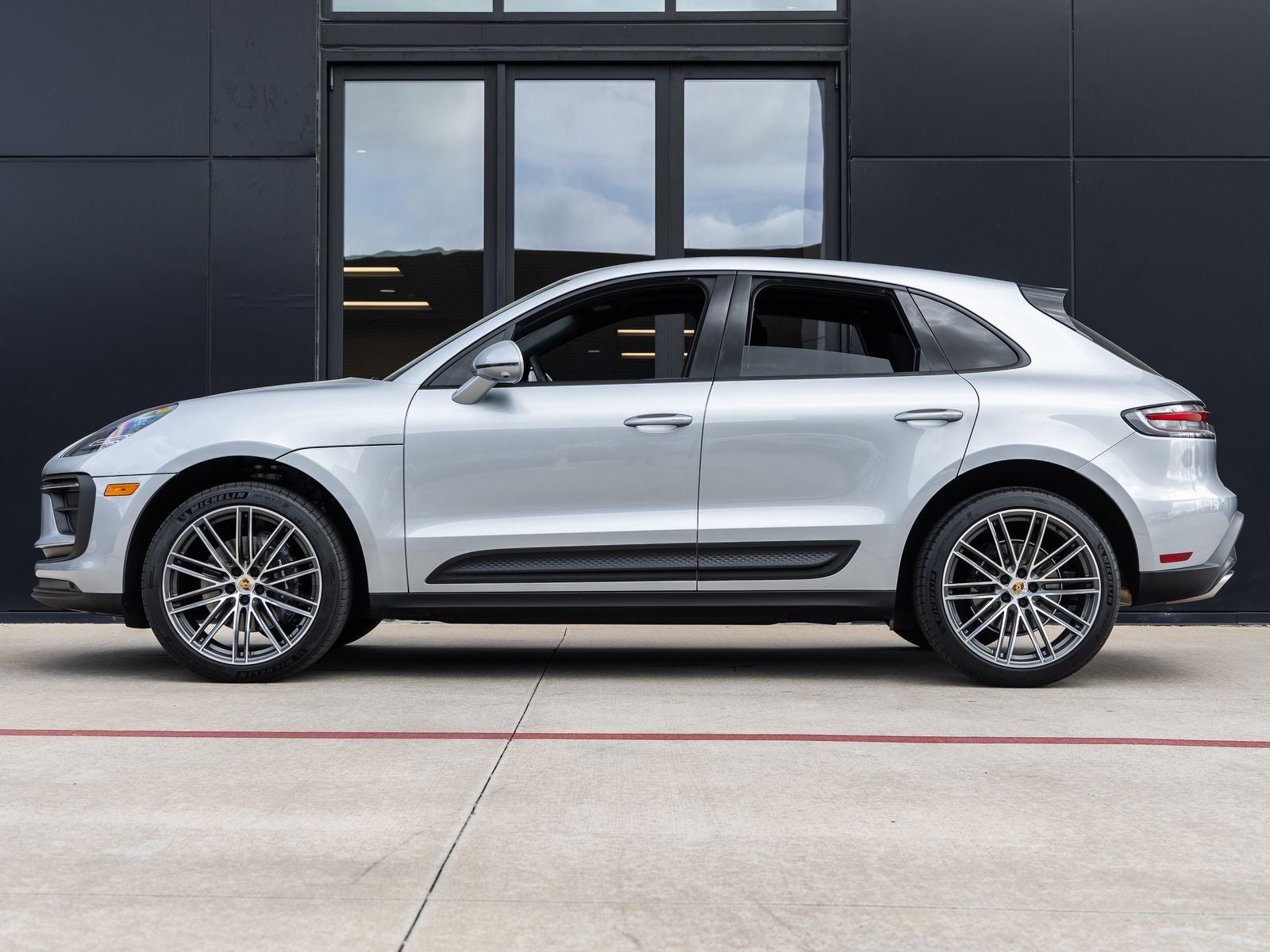 2026 Porsche Macan AWD