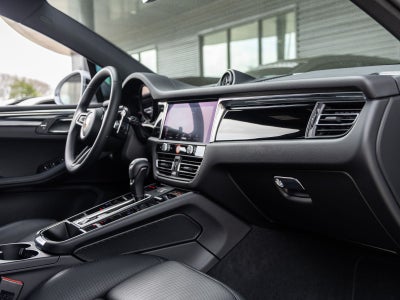 2026 Porsche Macan AWD