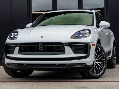 2026 Porsche Macan AWD
