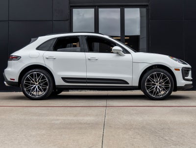 2026 Porsche Macan AWD