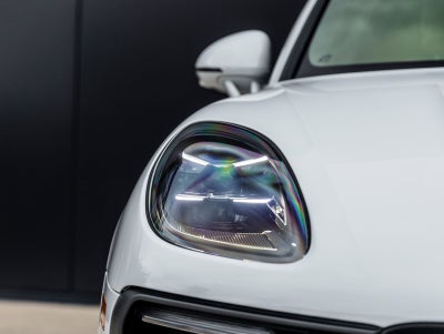 2026 Porsche Macan AWD