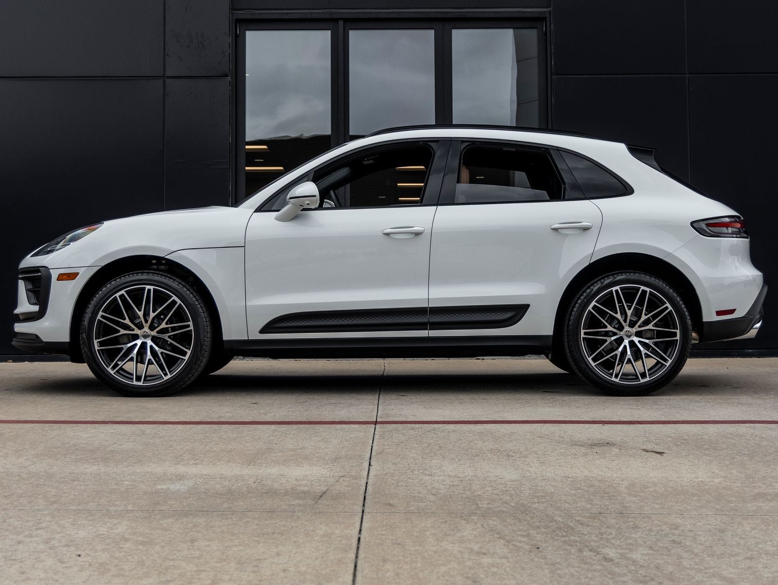 2026 Porsche Macan AWD