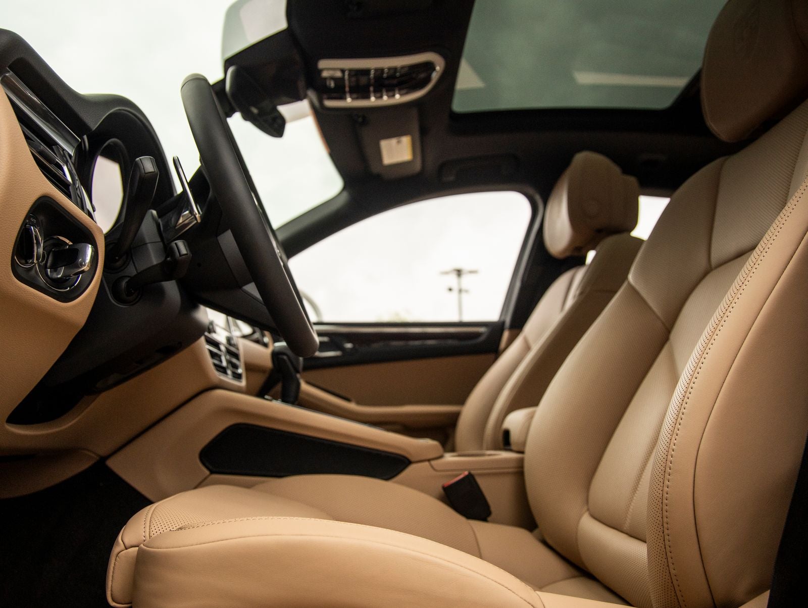 2026 Porsche Macan AWD