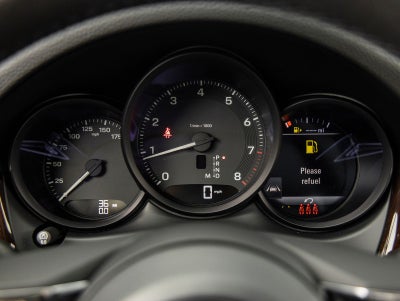 2026 Porsche Macan AWD