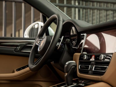 2026 Porsche Macan AWD