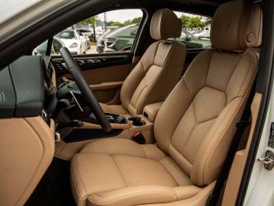 2026 Porsche Macan AWD