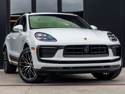 2026 Porsche Macan AWD