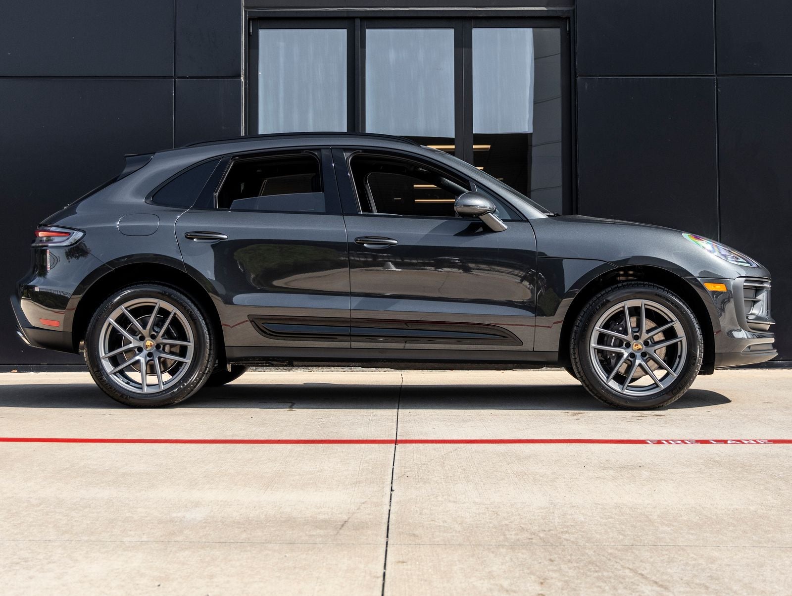 2026 Porsche Macan AWD