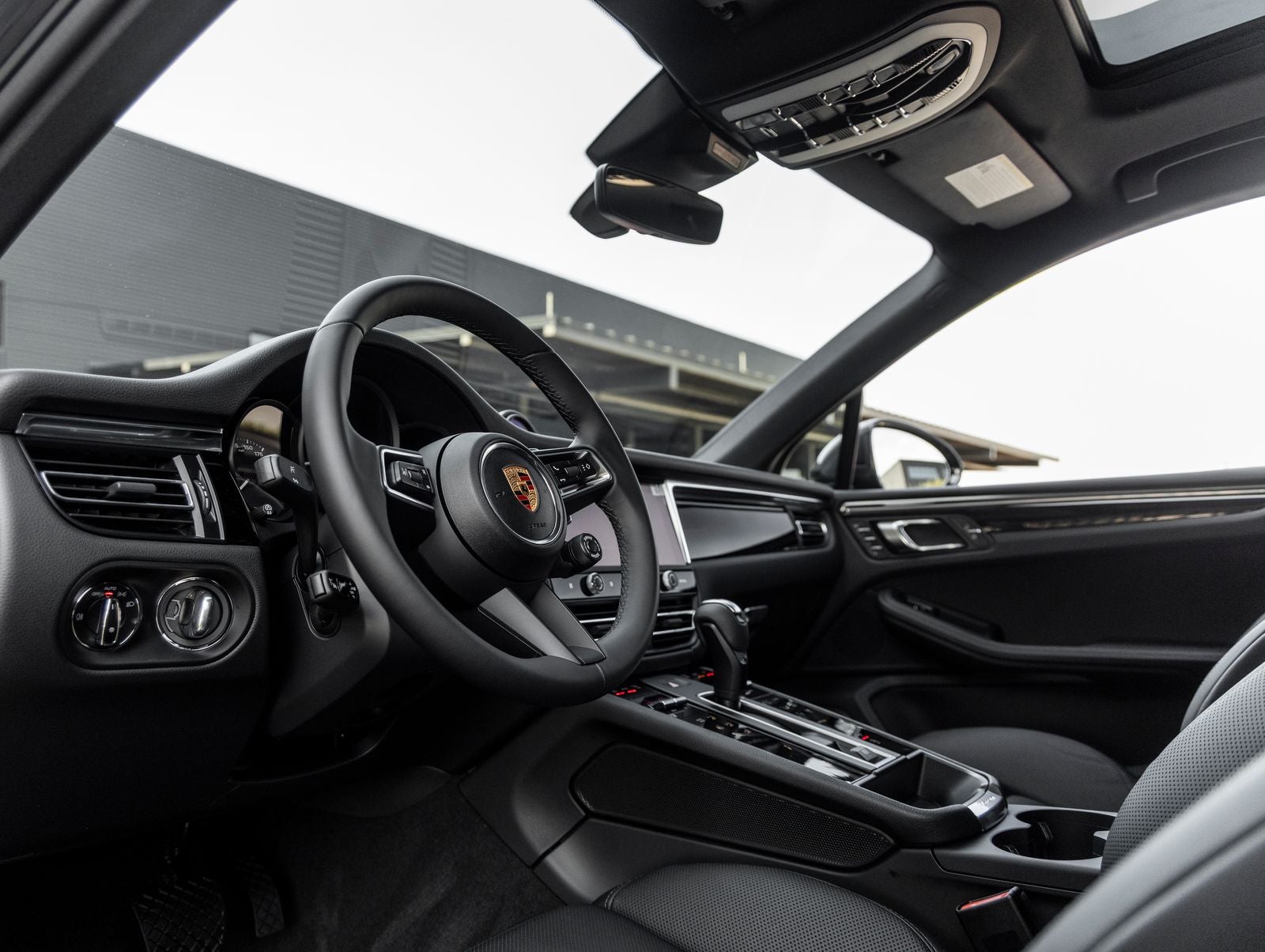 2026 Porsche Macan AWD