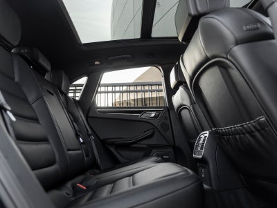 2026 Porsche Macan AWD
