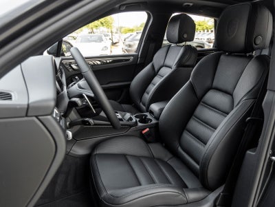 2026 Porsche Macan AWD
