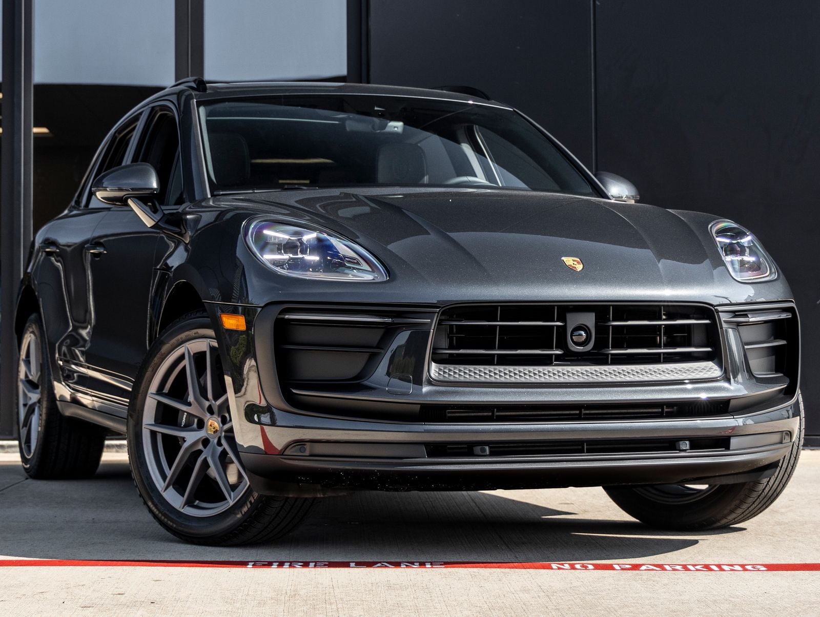 2026 Porsche Macan AWD