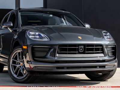 2026 Porsche Macan AWD
