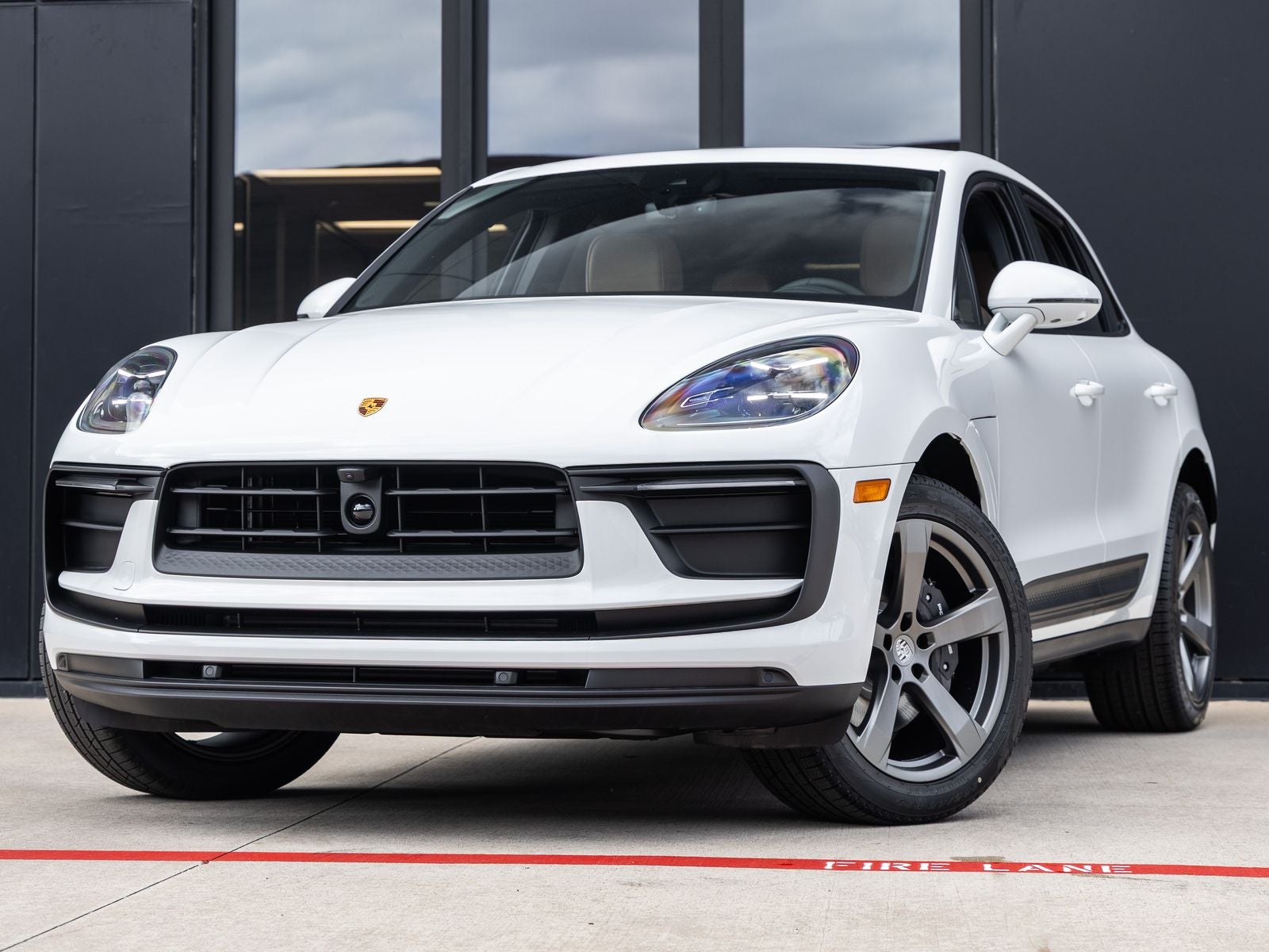 2026 Porsche Macan AWD