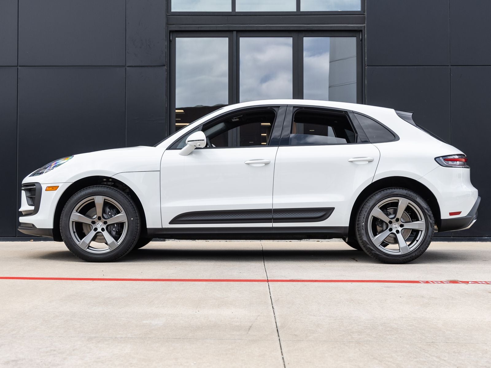 2026 Porsche Macan AWD