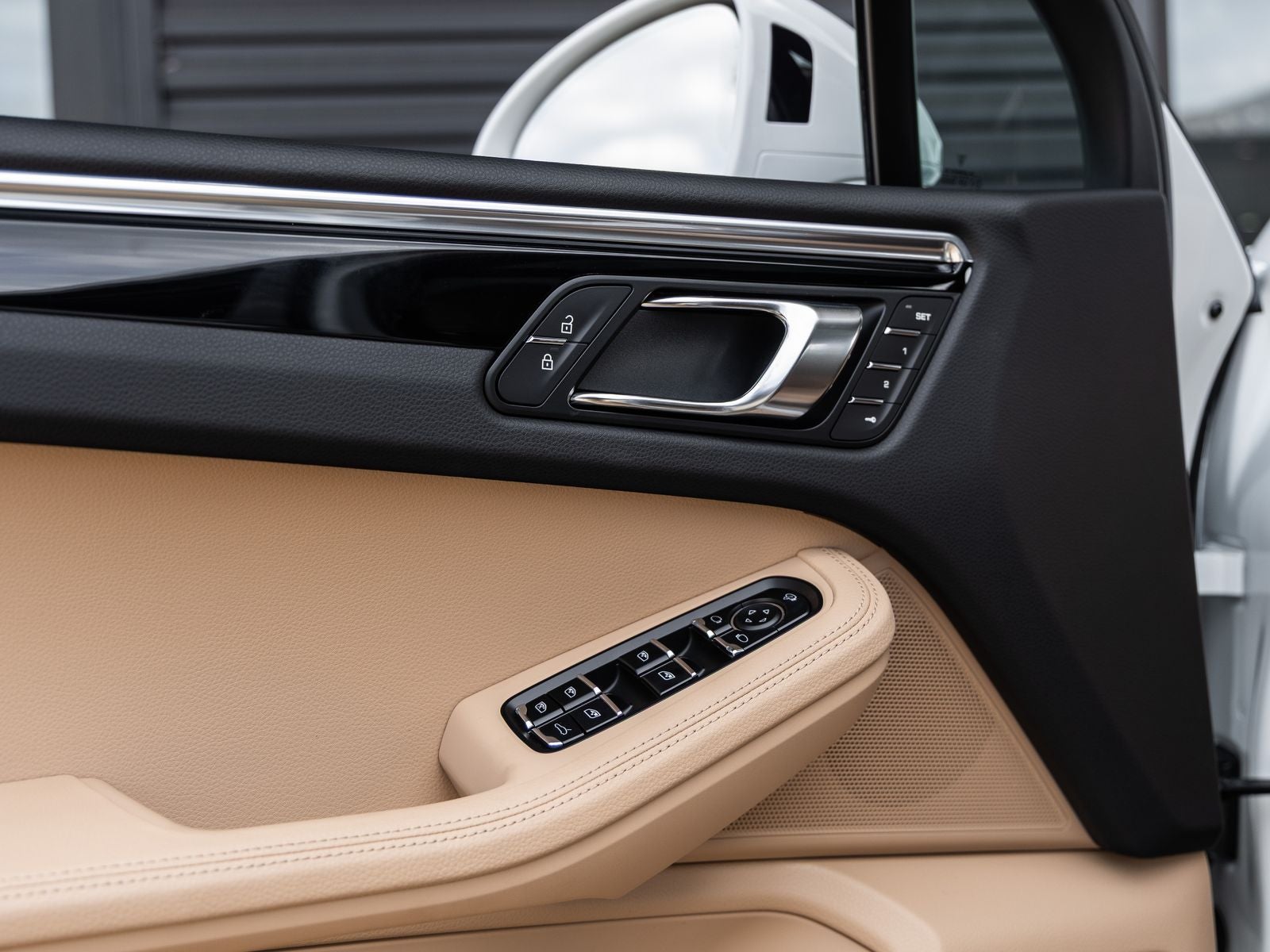 2026 Porsche Macan AWD