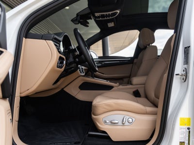 2026 Porsche Macan AWD