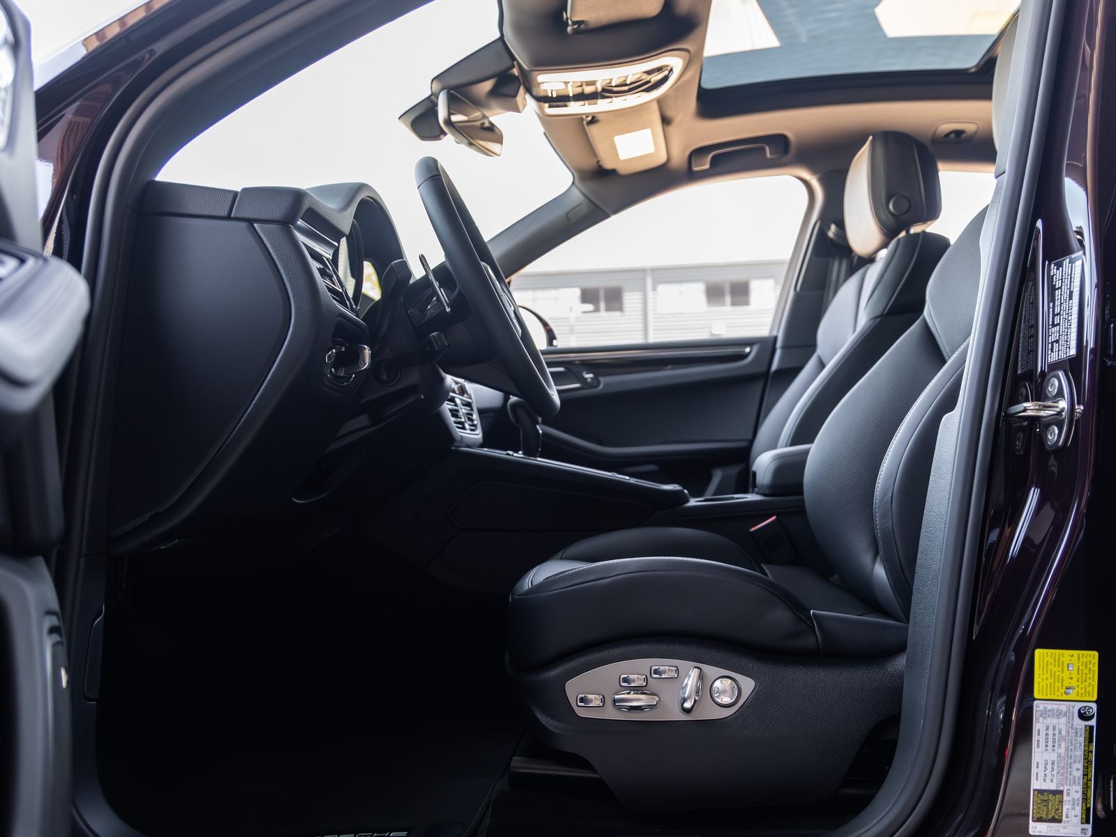 2026 Porsche Macan AWD