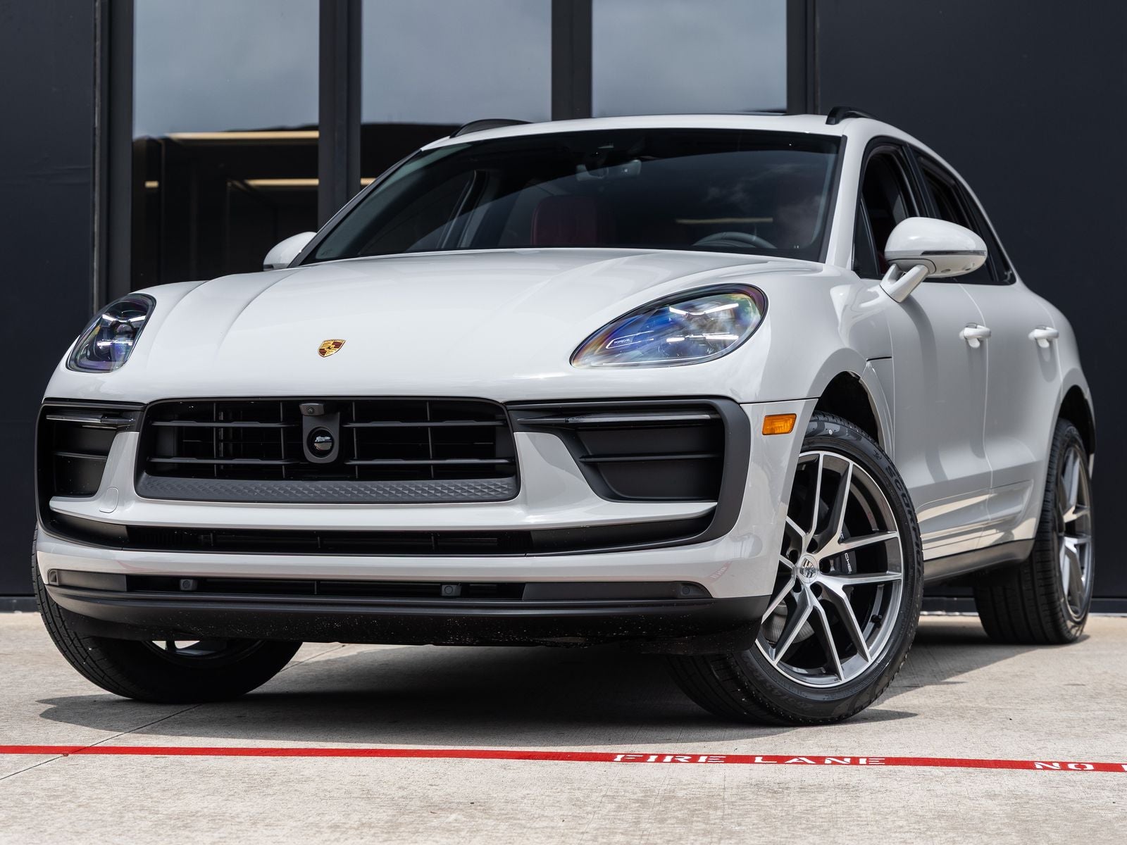 2026 Porsche Macan AWD