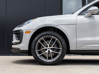 2026 Porsche Macan AWD