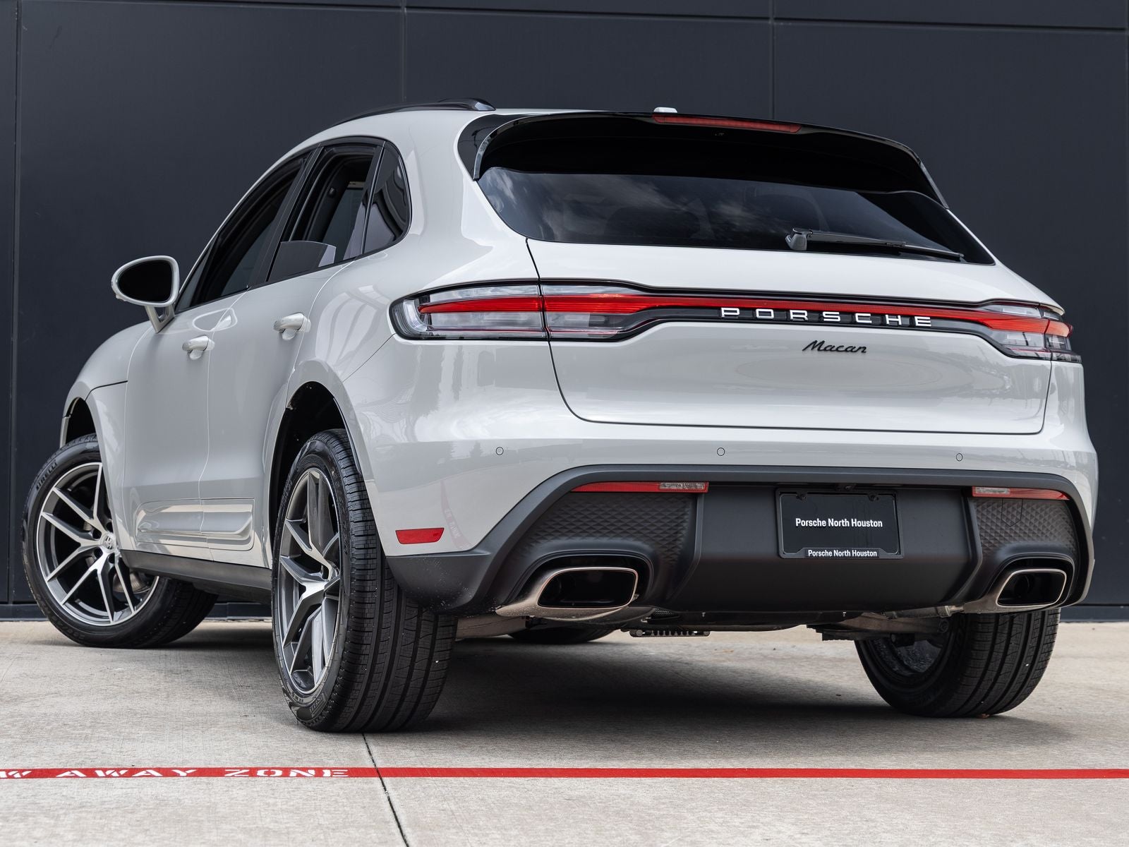 2026 Porsche Macan AWD