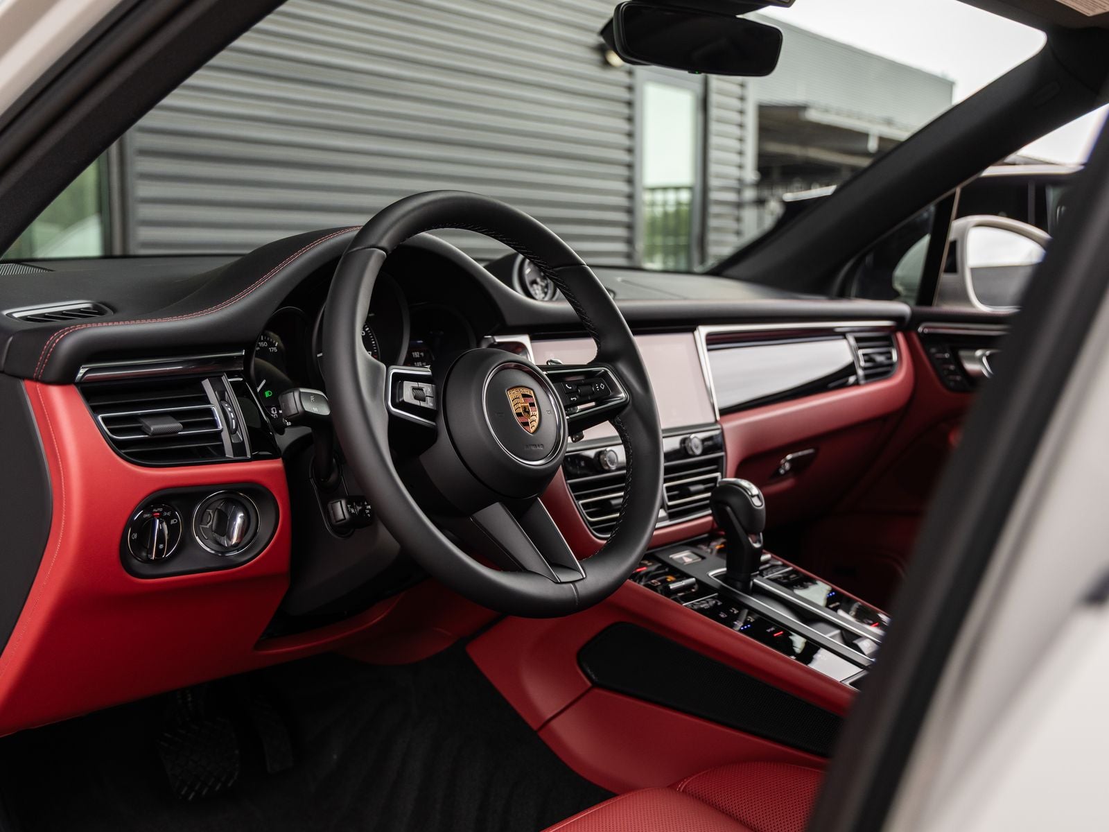 2026 Porsche Macan AWD