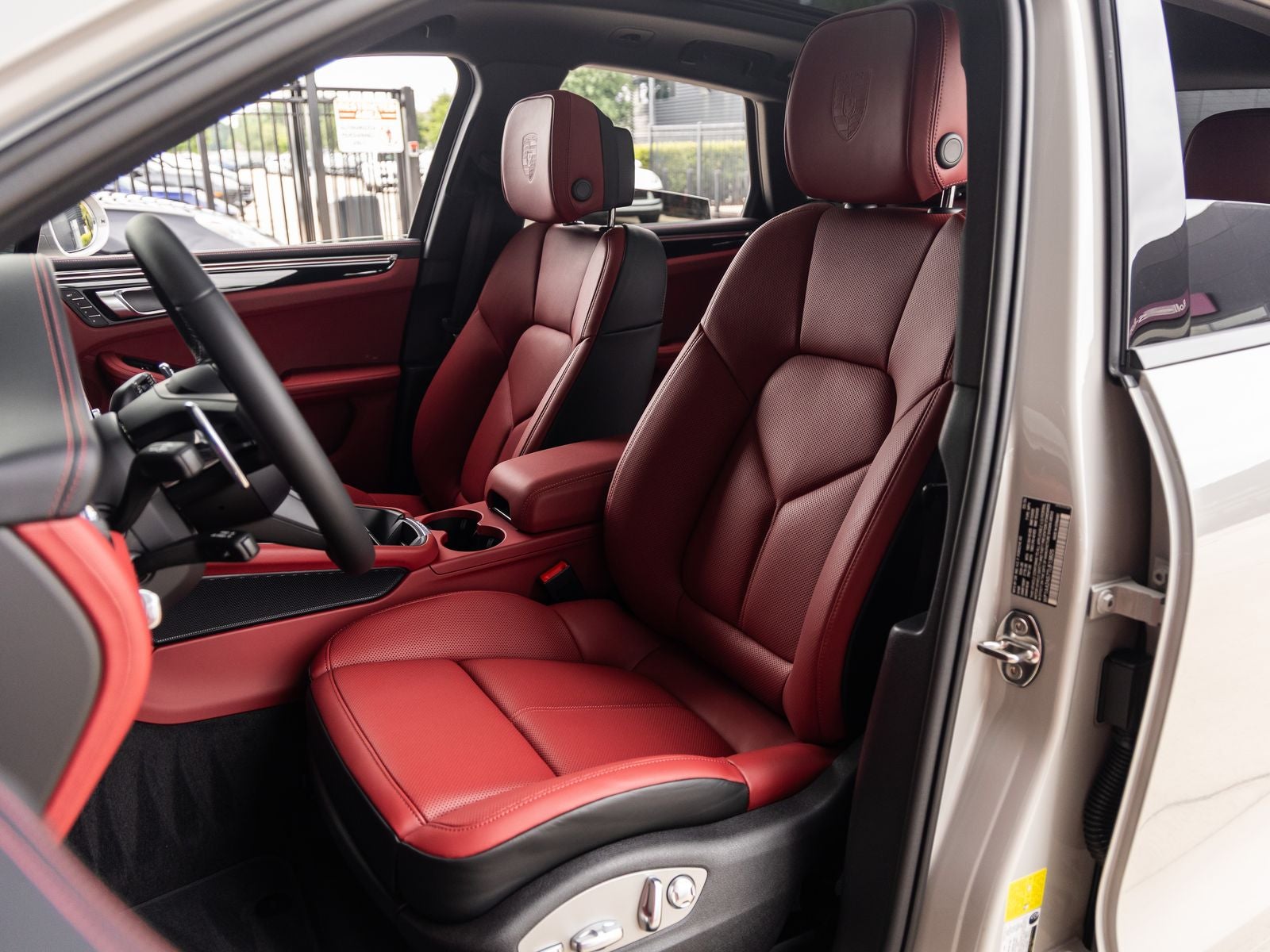 2026 Porsche Macan AWD