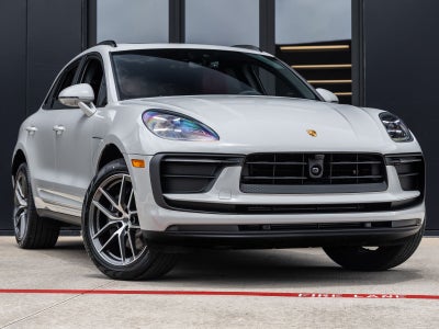 2026 Porsche Macan AWD