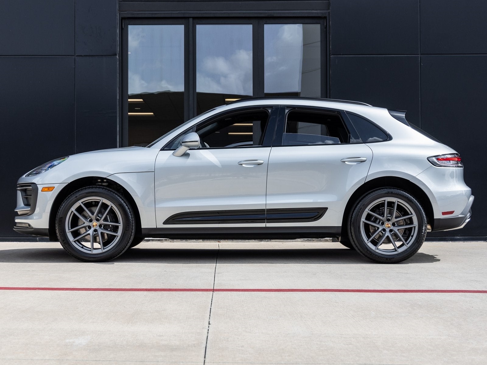 2025 Porsche Macan Macan