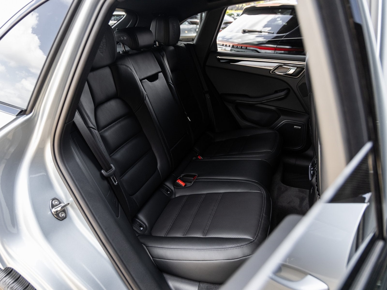 2025 Porsche Macan Macan