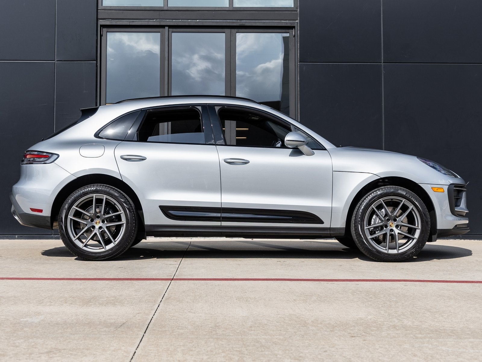 2025 Porsche Macan Macan