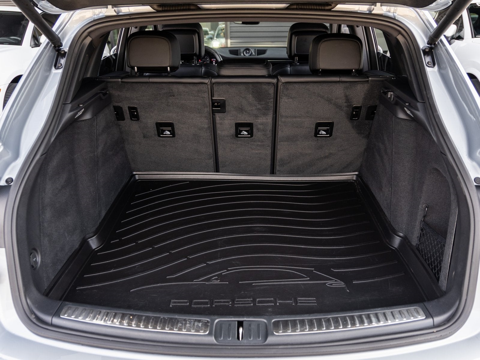 2025 Porsche Macan Macan