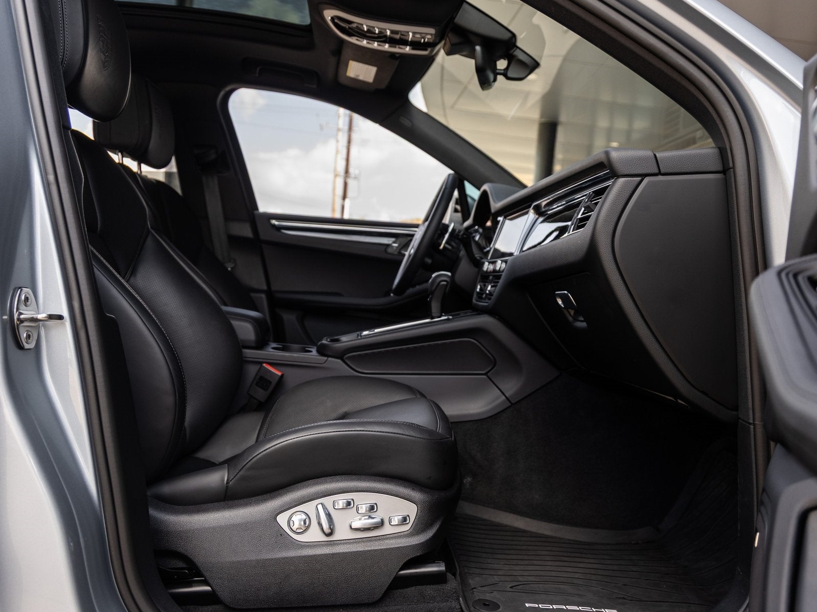 2025 Porsche Macan Macan