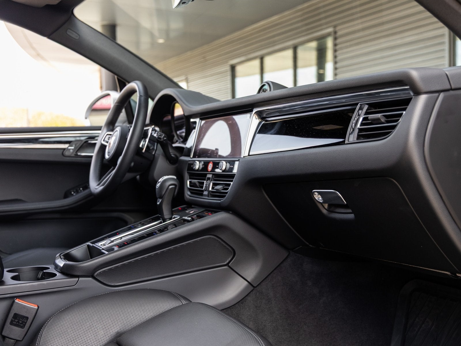 2025 Porsche Macan Macan