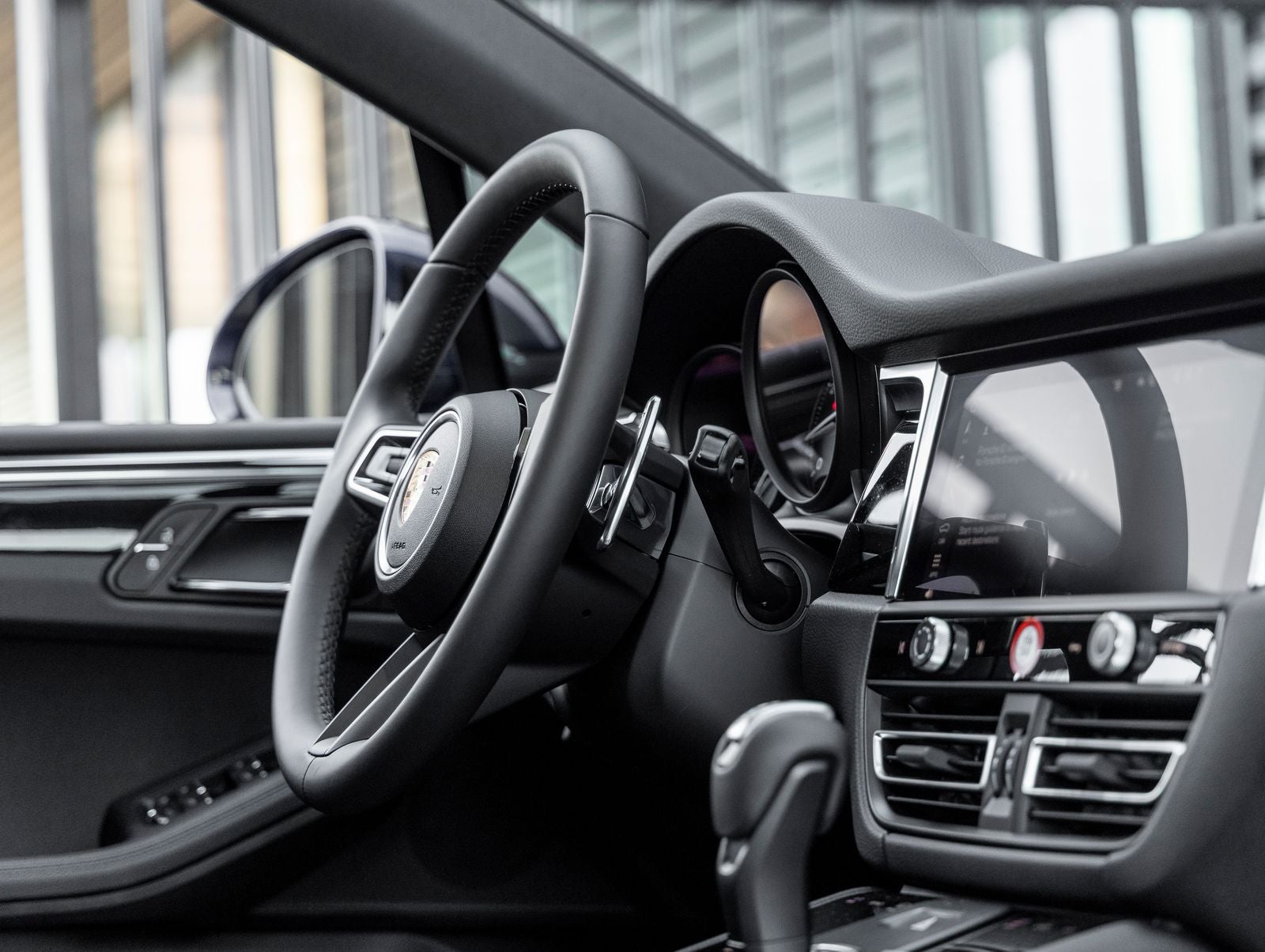 2026 Porsche Macan Base