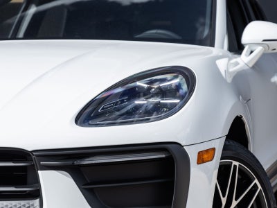 2026 Porsche Macan Base