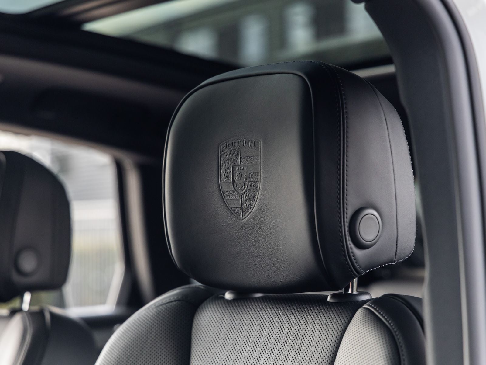 2026 Porsche Macan Base