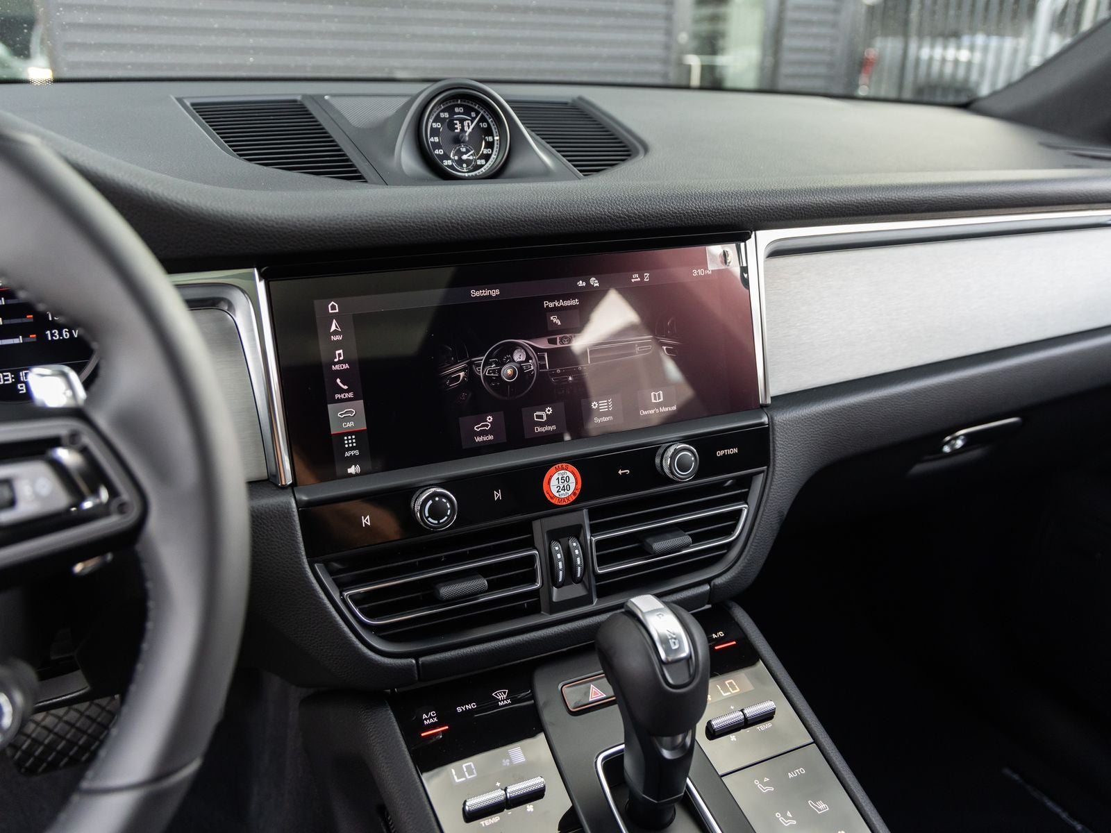 2026 Porsche Macan Base