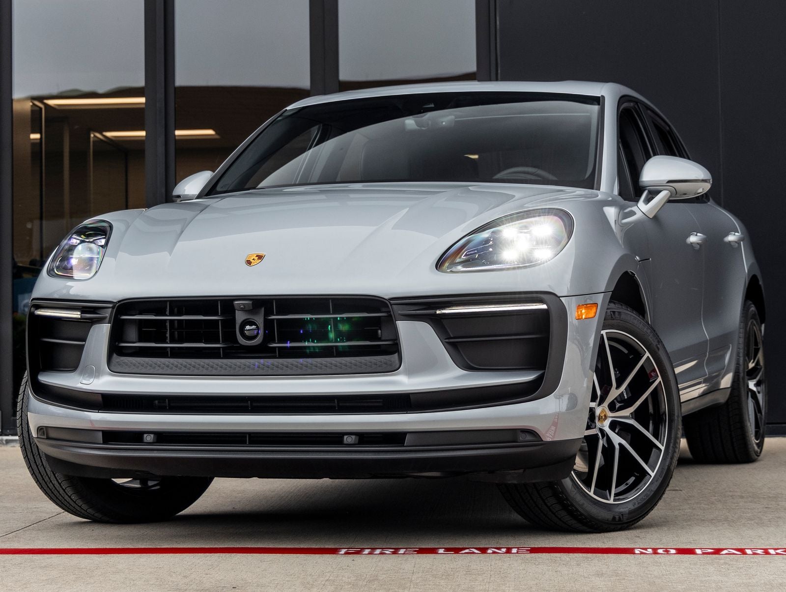 2026 Porsche Macan AWD