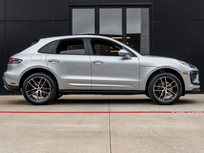 2026 Porsche Macan AWD