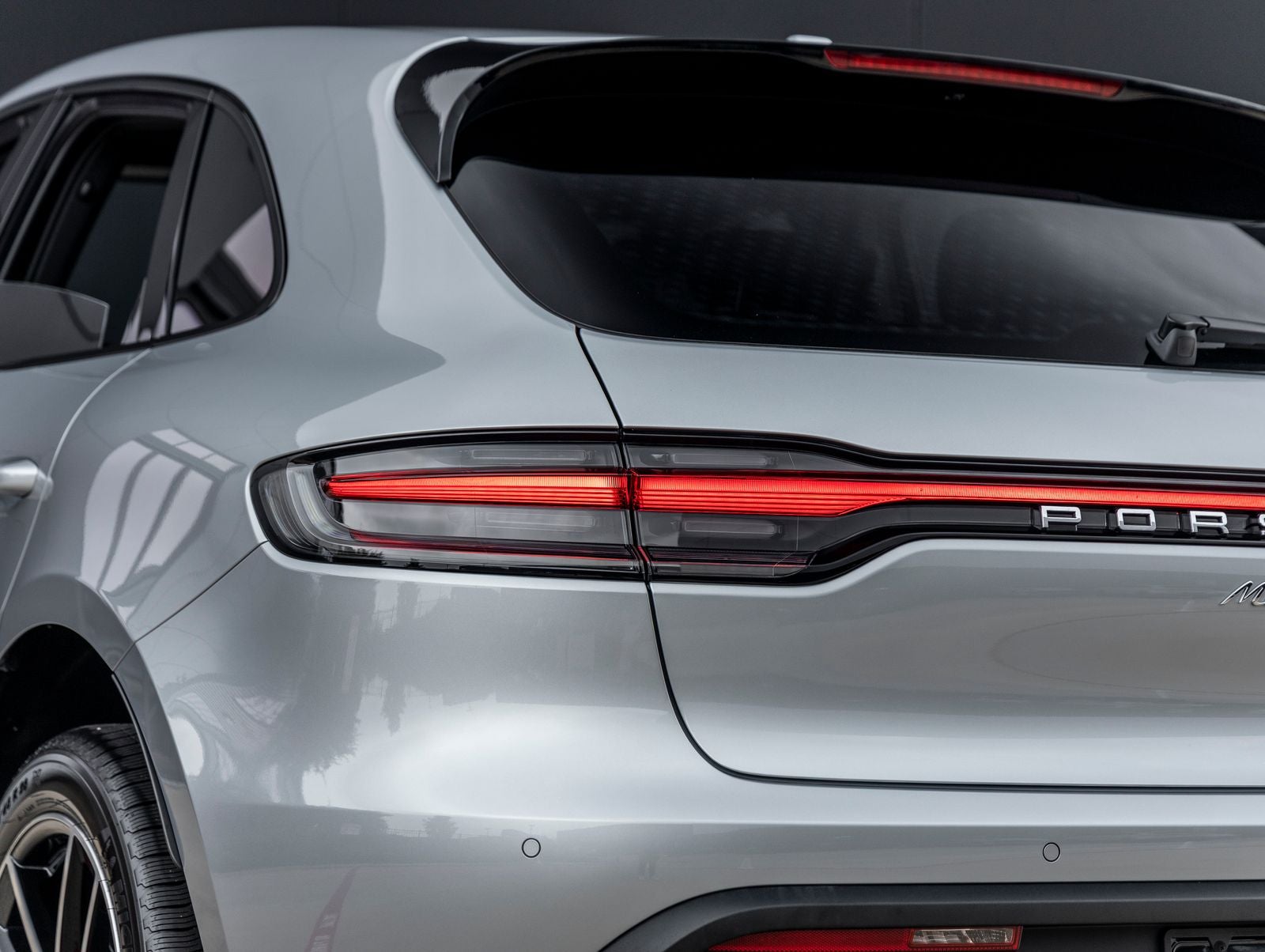 2026 Porsche Macan AWD