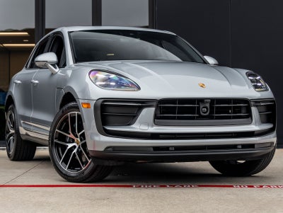 2026 Porsche Macan AWD