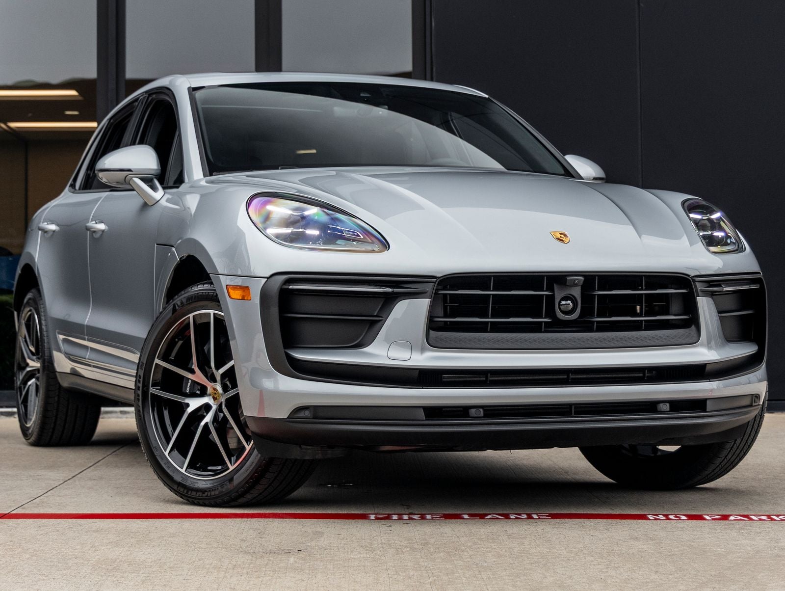 2026 Porsche Macan AWD