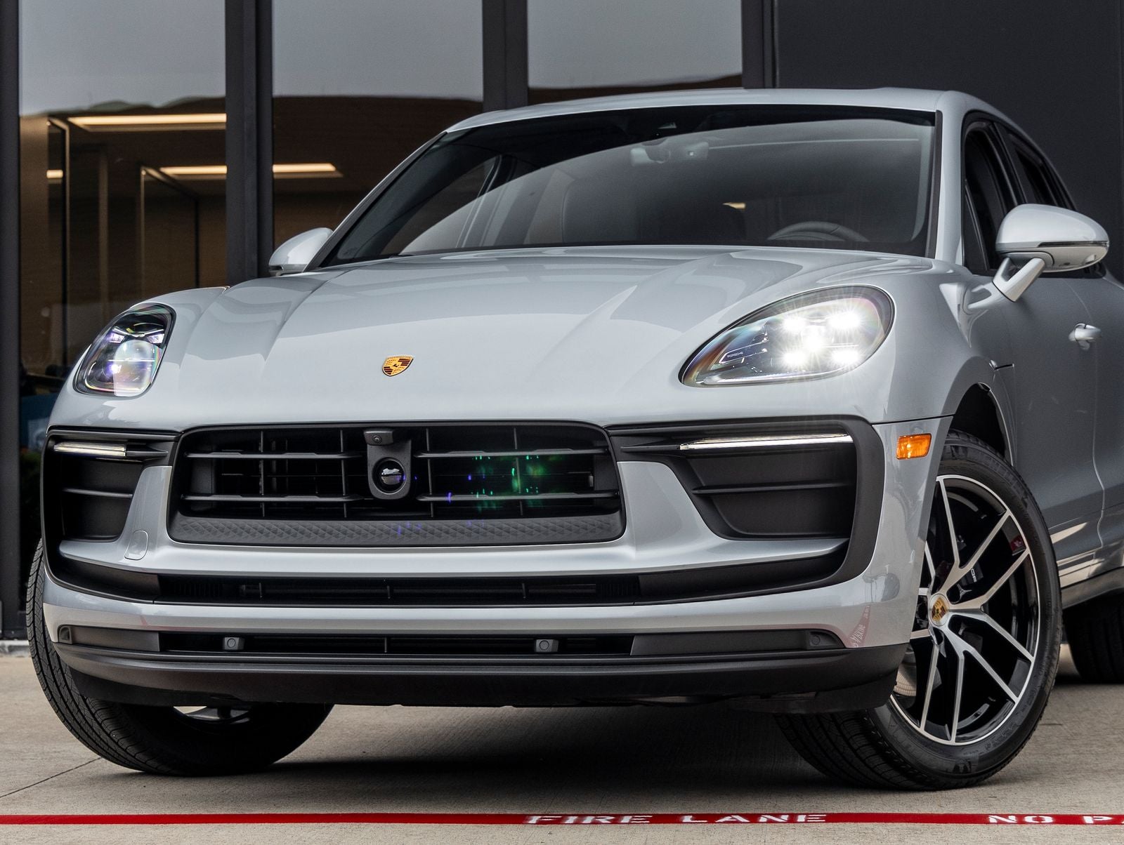 2026 Porsche Macan AWD