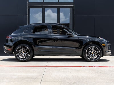2026 Porsche Macan Base