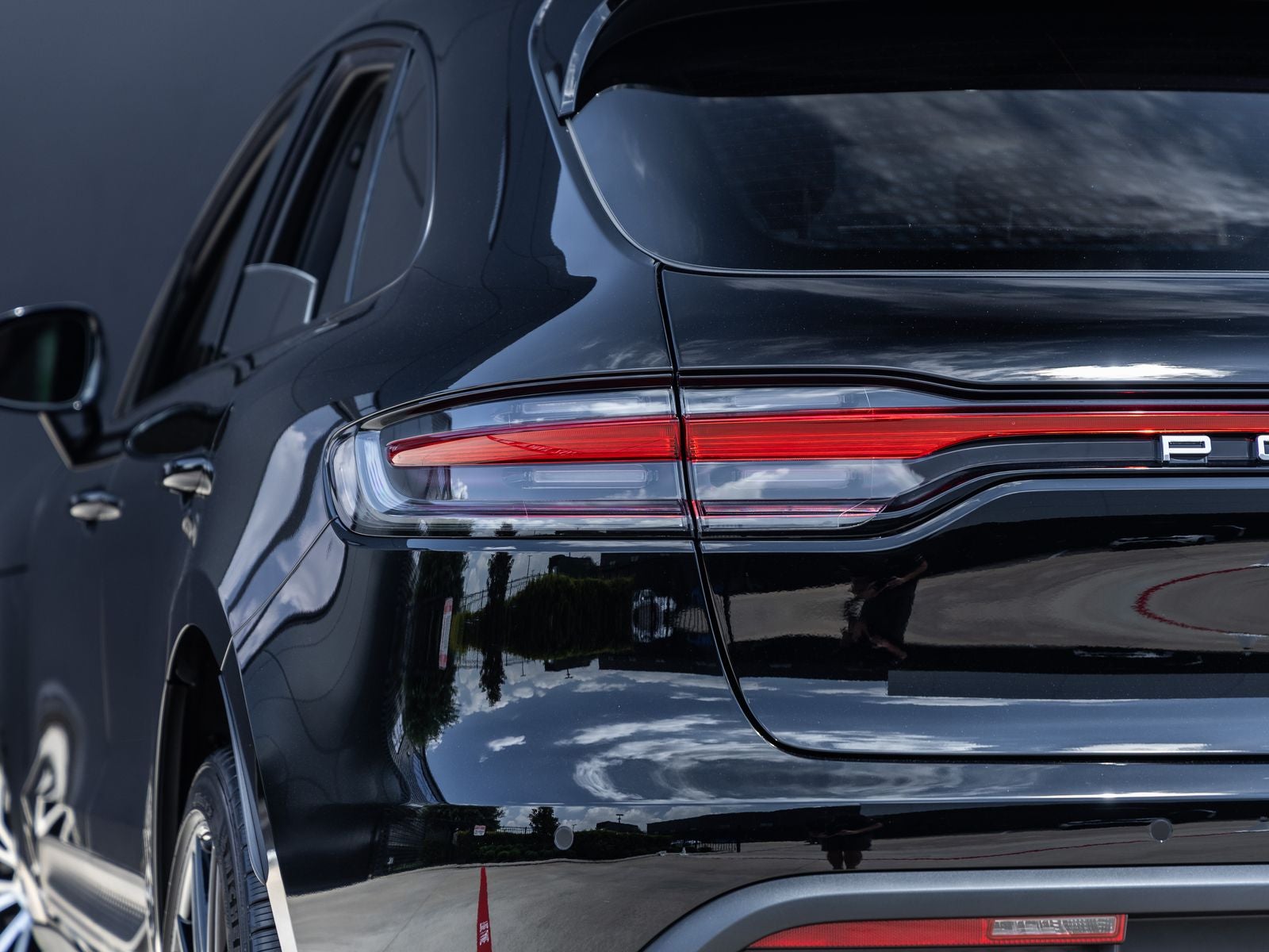 2026 Porsche Macan Base