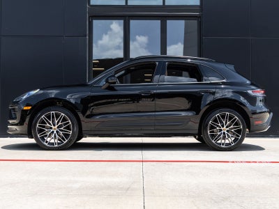 2026 Porsche Macan Base