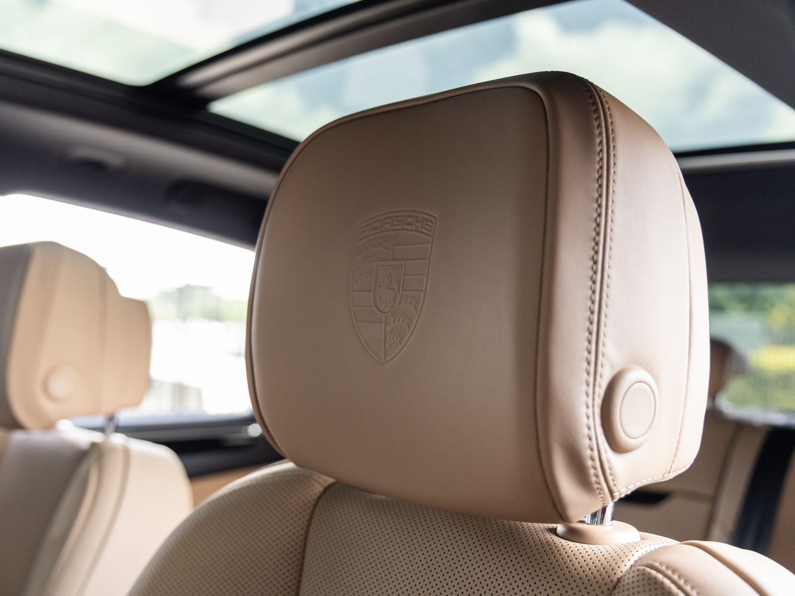 2026 Porsche Macan Base