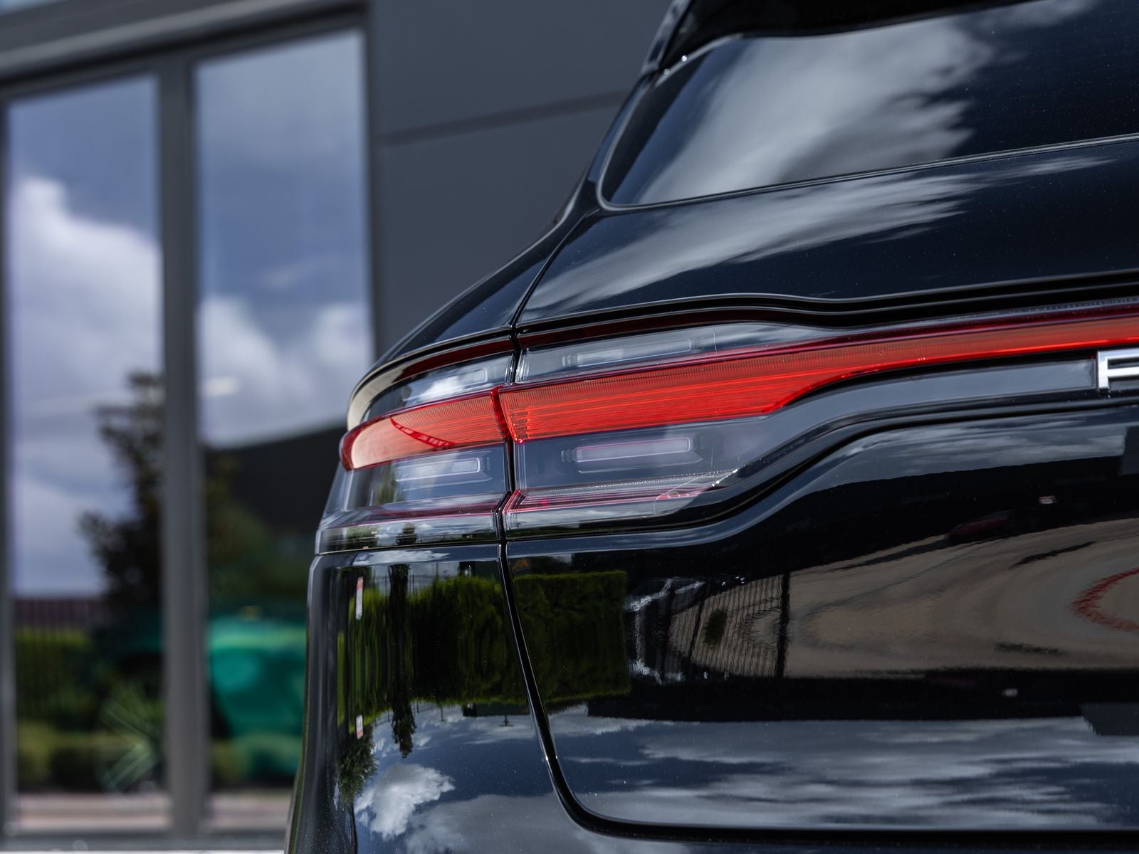 2026 Porsche Macan Macan